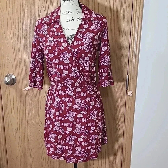 Floral collared v-neck summer dress - Picture 1 of 3